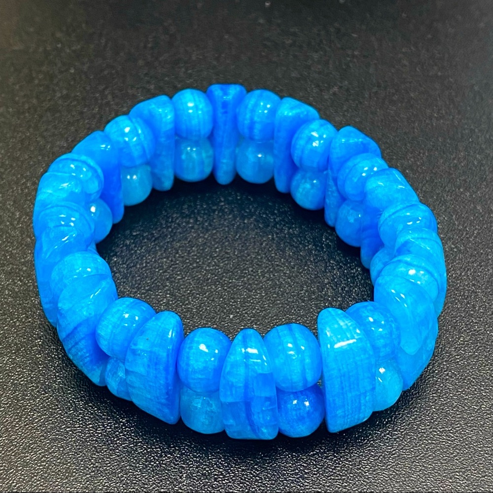 Stretch stone bracelet in brilliant tropical blue